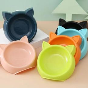 Pet food bowl for cat